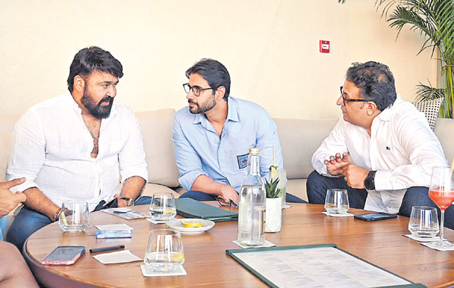 తండ్రీకొడుకుల కథతో మోహన్లాల్ ‘వృషభ’