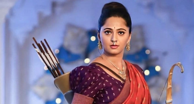 కష్టకాలాన్ని మనం అధిగమిస్తాం: అనుష్కాశెట్టి