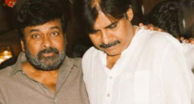 పెళ్ళివేడుకలో మెగా‌బ్రదర్స్ సందడి!