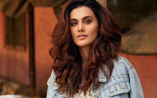 Ind vs Pak: షారూక్ డైలాగ్‌ను గుర్తు చేసిన Taapsee Pannu!