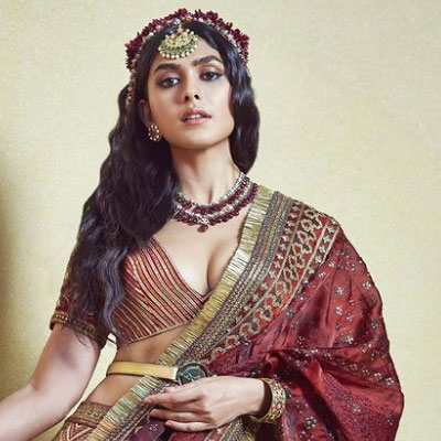 వారు అలా ట్రీట్ చేయడం తట్టుకోలేక ఏడ్చేదాన్ని.. అది నా తల్లిదండ్రులను..: ‘జెర్సీ’ బ్యూటీ