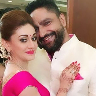 ఎయిర్‌పోర్ట్‌లో భర్తతో బిగ్‌బాస్ బ్యూటీ చేసిన పనికి.. ఛీ అంటున్న నెటిజన్లు