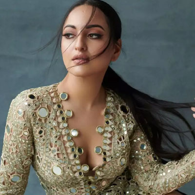 ‘అవెంజర్స్’ హీరోతో ఒకే ఫ్రేమ్లో Sonakshi Sinha.. ఐ లవ్ ఇండియా అంటూ..