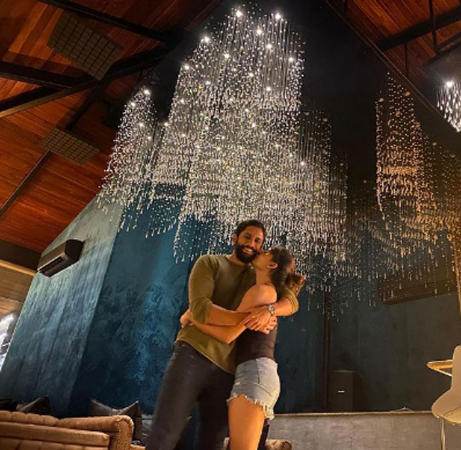 రొమాంటిక్ ఫొటో షేర్ చేసిన సమంత!