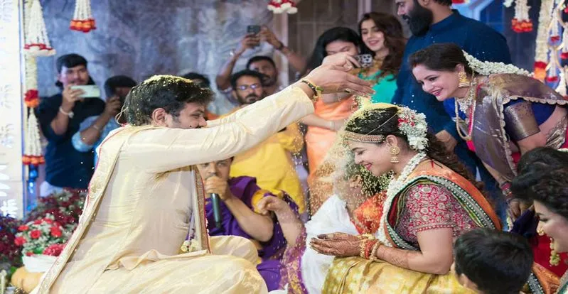 Manchu Manoj marriage: మోహన్ బాబే దగ్గరుండి వివాహం చేయించారు, ఫోటోస్ వైరల్