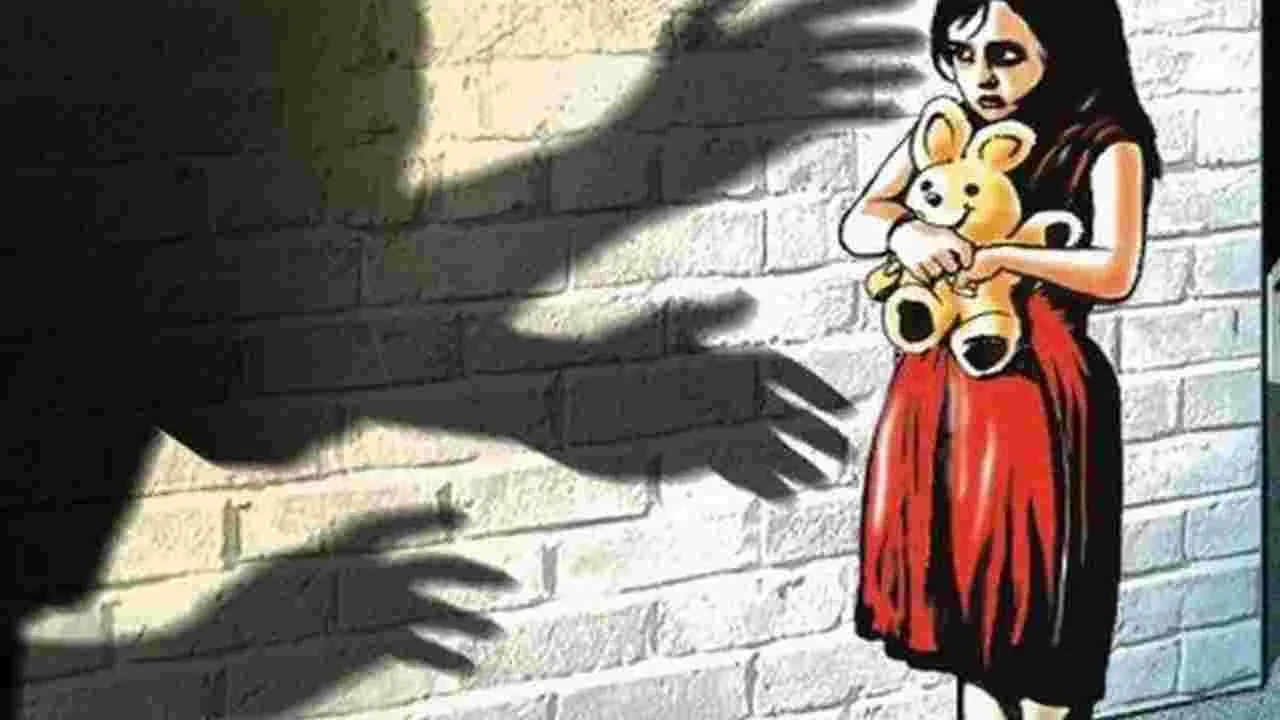 Chennai: చెన్నైలో షాకింగ్ ఘటన: బాలికతో వ్యభిచారం.. హాస్య నటుడు సహా ఆరుగురి అరెస్ట్!