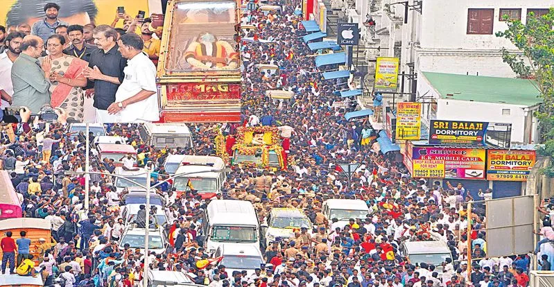 Vijayakanth funeral : అశ్రునయనాల నడుమ విజయ్కాంత్ అంత్యక్రియలు