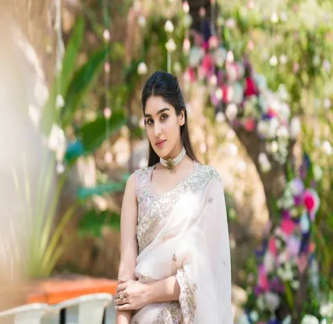 Yukti Thareja: యుక్తి తరేజా గ్లామర్ ఫోటోస్ 