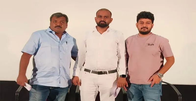 Revind: సైంటిఫిక్ లవ్జానర్లో 'రివైండ్'