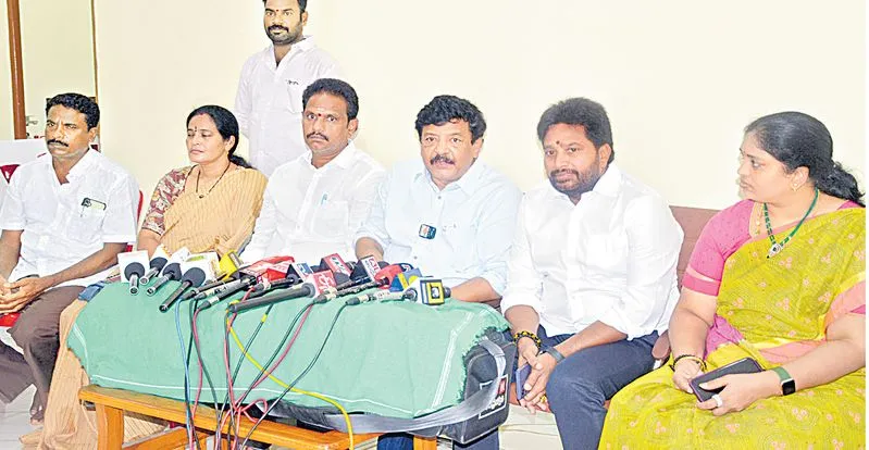సినీ థియేటర్ల బంద్‌పై విచారణ జరుగుతోంది