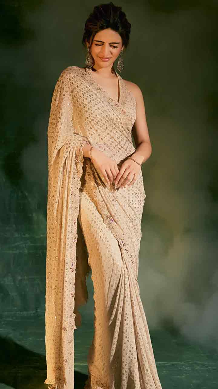 Sreeleela: శ్రీలీల.. బ్యాక్ లెస్ ఫోజులు