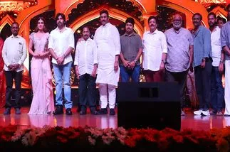 HHVM Pre Release event:  ఇష్టపడి చేశా.. మీకు నచ్చిందా.. బద్దలు కొట్టేయండి.. 