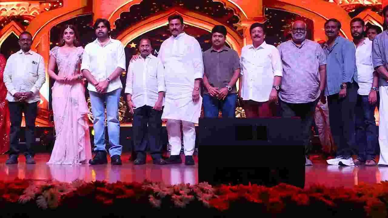 HHVM Pre Release event:  ఇష్టపడి చేశా.. మీకు నచ్చిందా.. బద్దలు కొట్టేయండి.. 