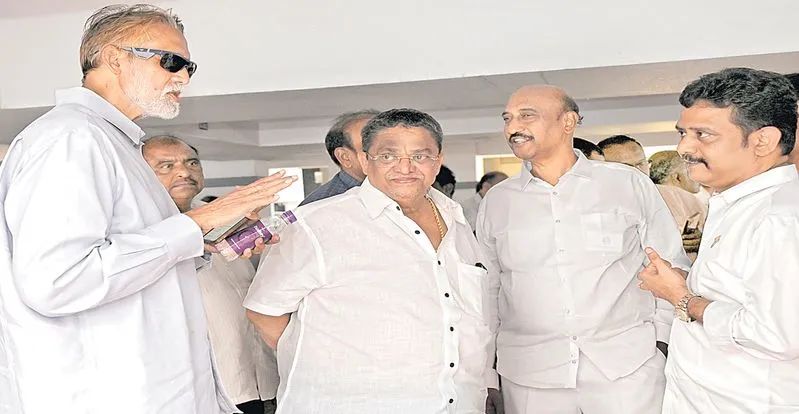 Telugu Cinema Producers: విశాఖలో నిర్మాతల భేటీ