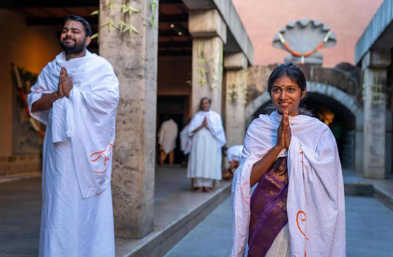 ఈషా యోగా సెంటర్‌లో గురుపూర్ణిమ సెలెబ్రేషన్స్..