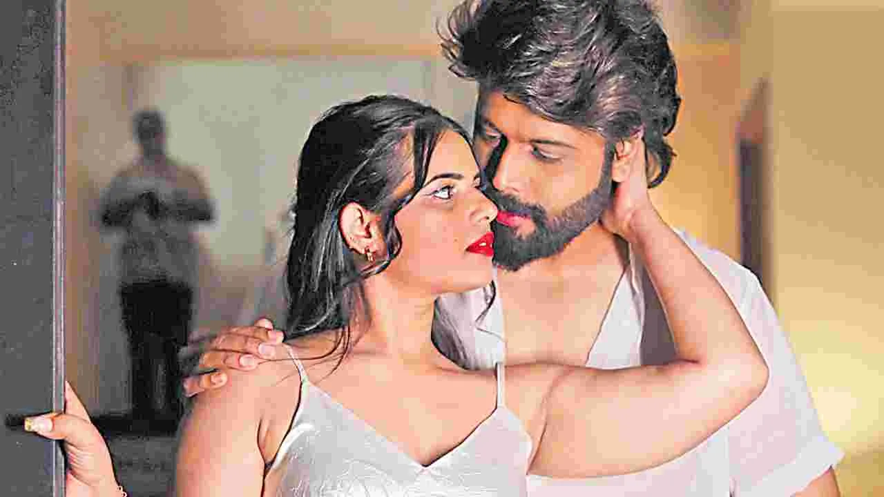 అడుగు అడుగునా...