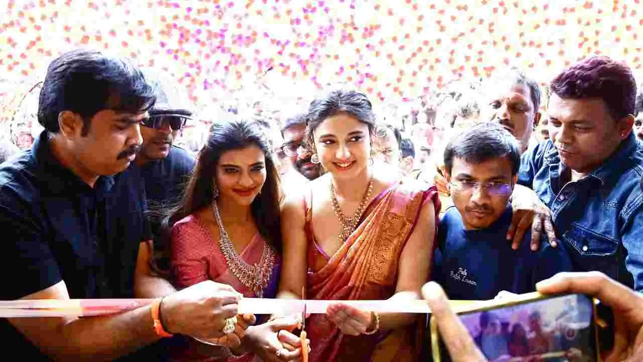 గుంతకల్లులో ఐశ్వర్యా రాజేష్, రితికా నాయక్  సందడి 