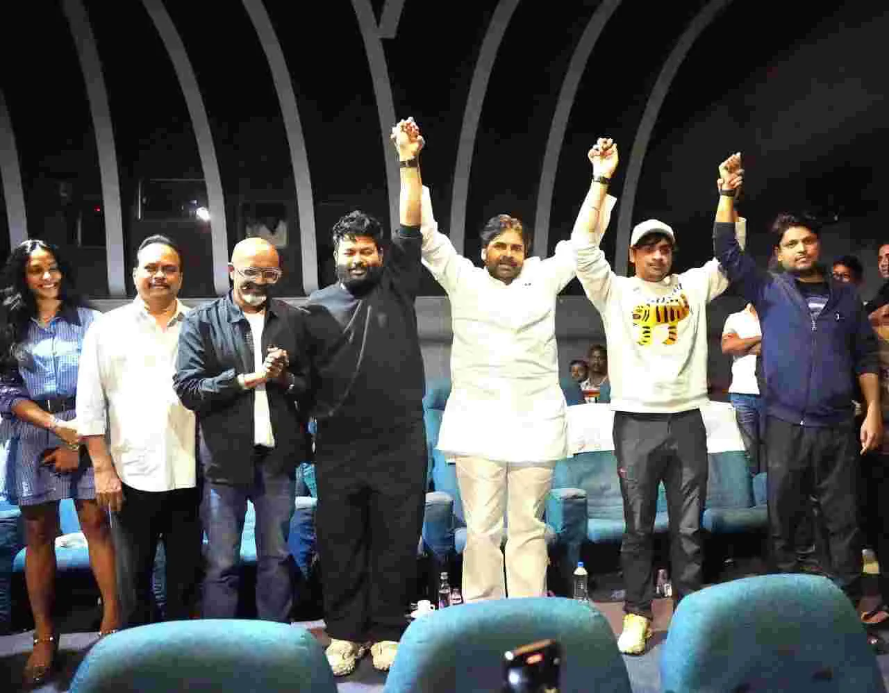 OG: జై కొట్టిన ఓజీ... పవన్ ఇంతిలా సెలబ్రేట్ చేసుకోవడం ఇంతకు ముందు చూశారా