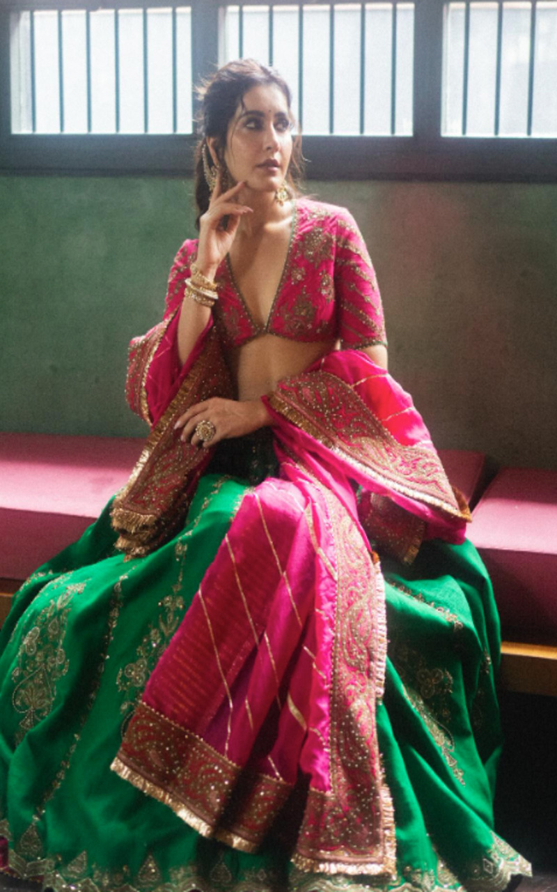 Raashii Khanna: అంగాంగాన శృంగారాన్ని సింగారించినట్టుందే
