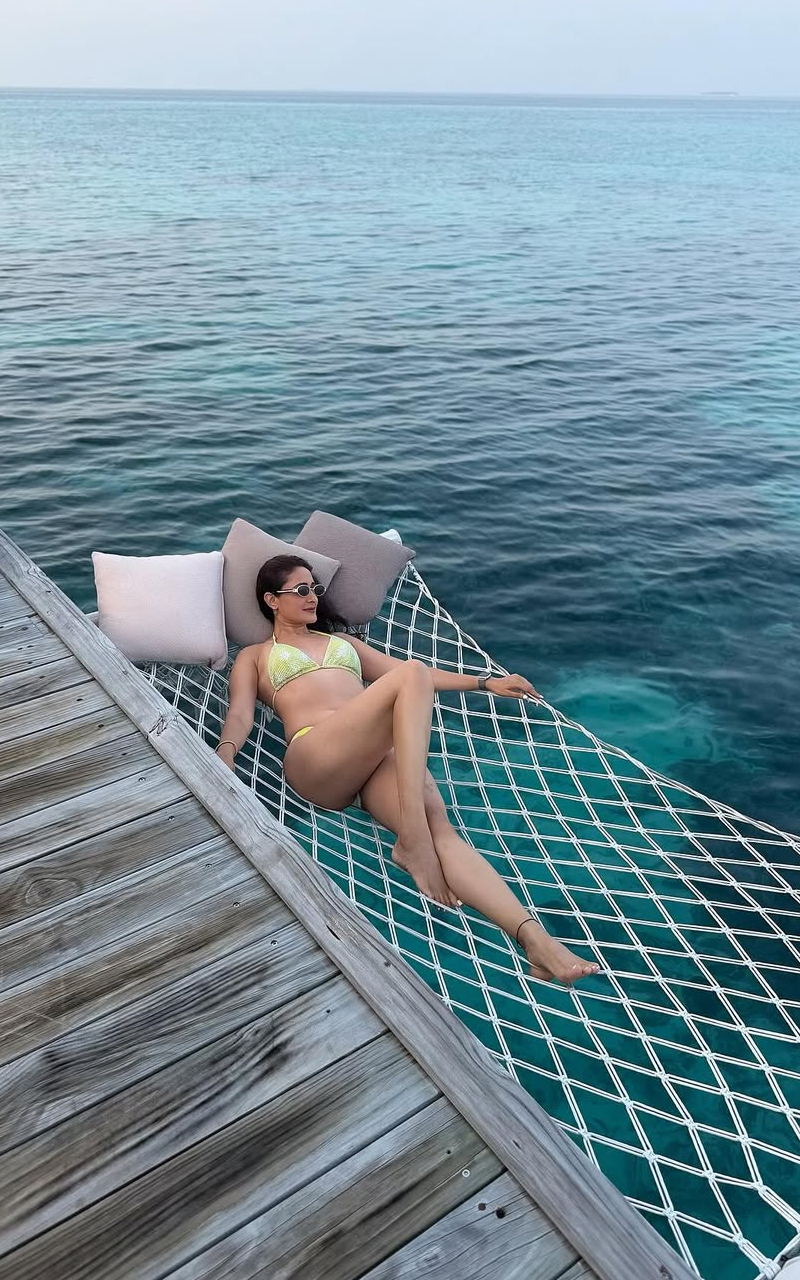 బికినీలో బాలయ్య బ్యూటీ.. సెగలు పుట్టిస్తుందిలా