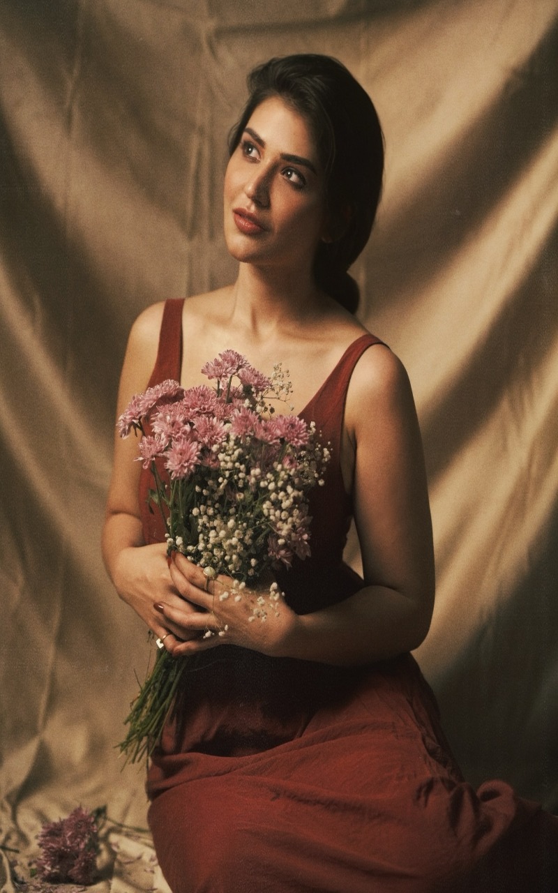 అనంతపురం పిల్ల.. ఎద అందాలతో అల్లాడిస్తుందిగా