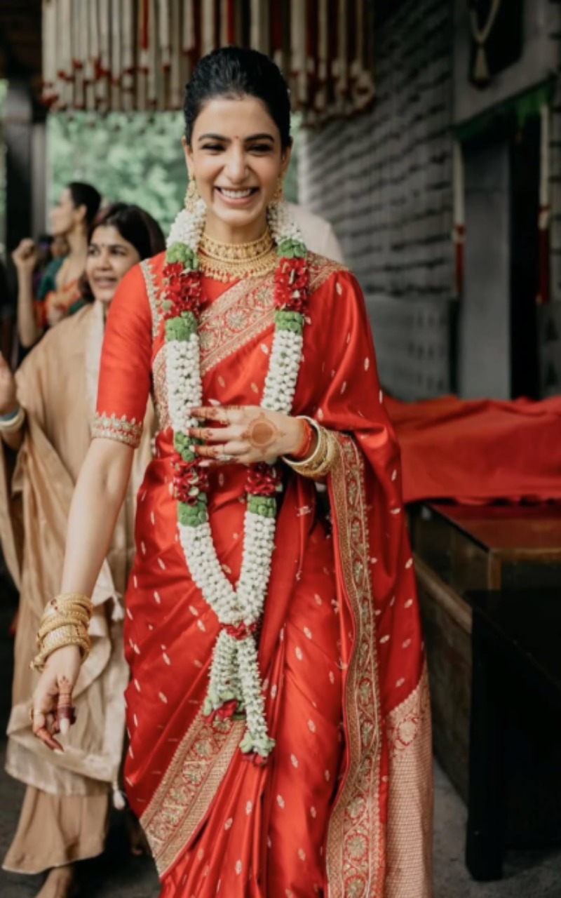  కొత్త పెళ్లి కూతురు.. పట్టుచీరలో బంగారంలా మెరిసిపోతుందే