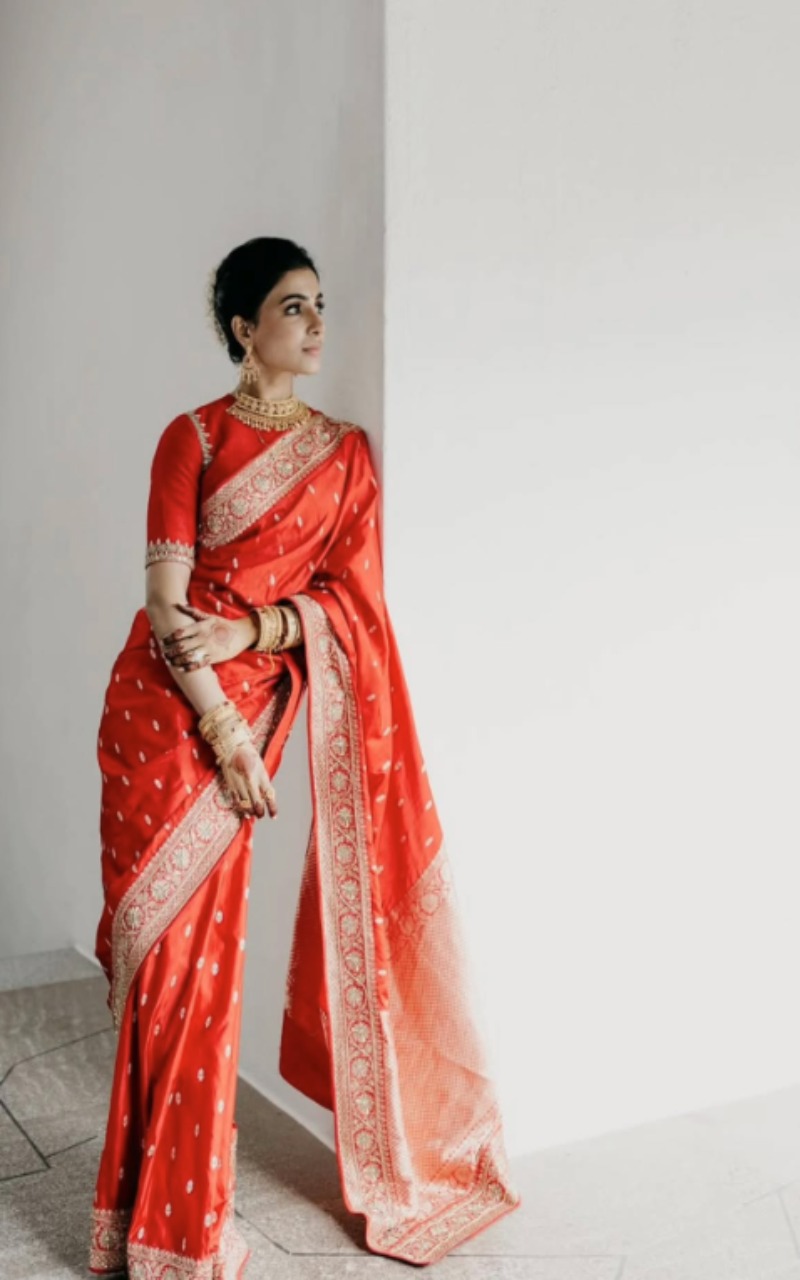  కొత్త పెళ్లి కూతురు.. పట్టుచీరలో బంగారంలా మెరిసిపోతుందే