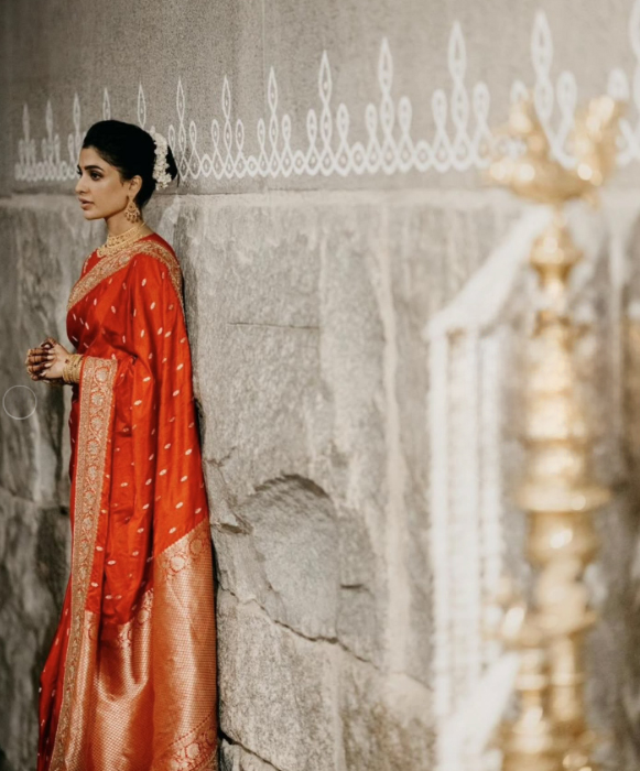  కొత్త పెళ్లి కూతురు.. పట్టుచీరలో బంగారంలా మెరిసిపోతుందే