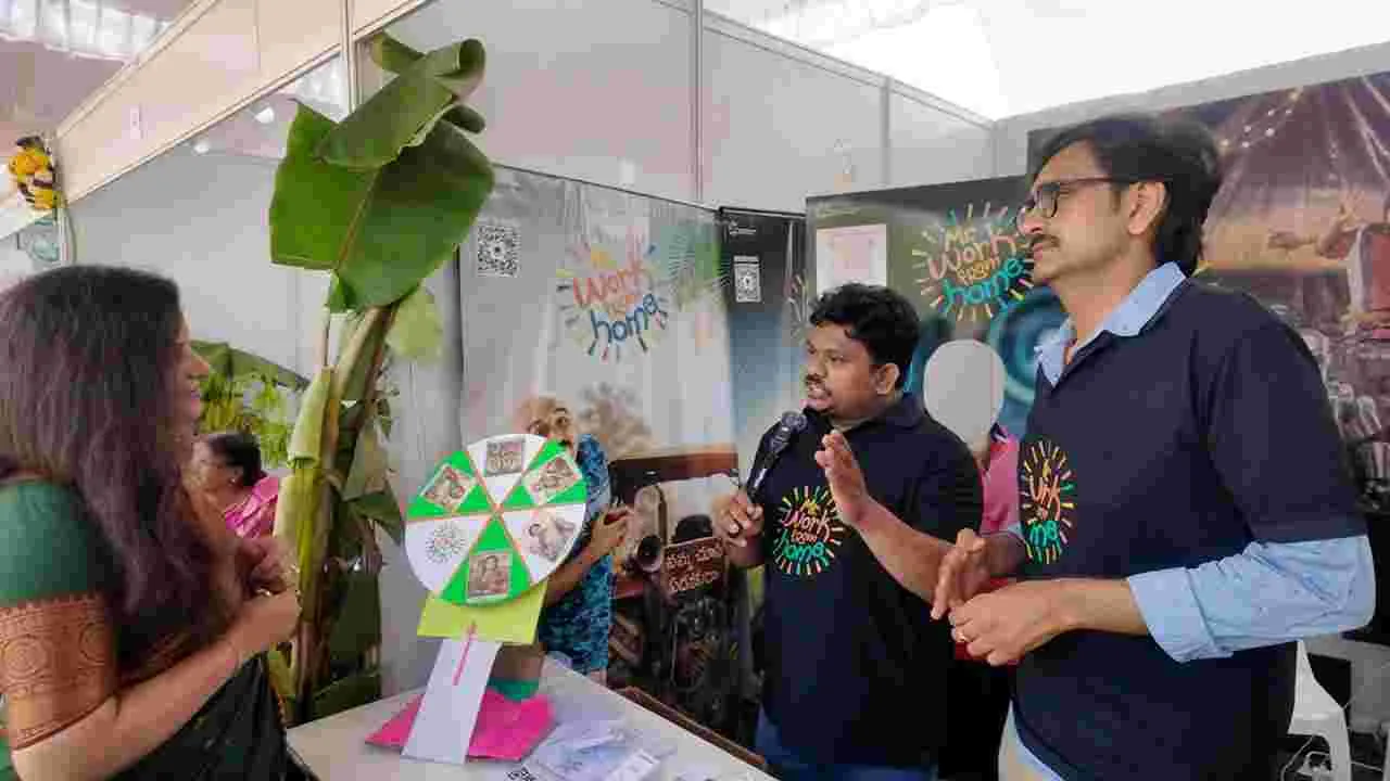 రైతుల మధ్య సినిమా ప్రచారం.. కొత్త ట్రెండ్ సెట్ చేస్తున్న 'మిస్టర్ వర్క్ ఫ్రమ్ హోమ్'