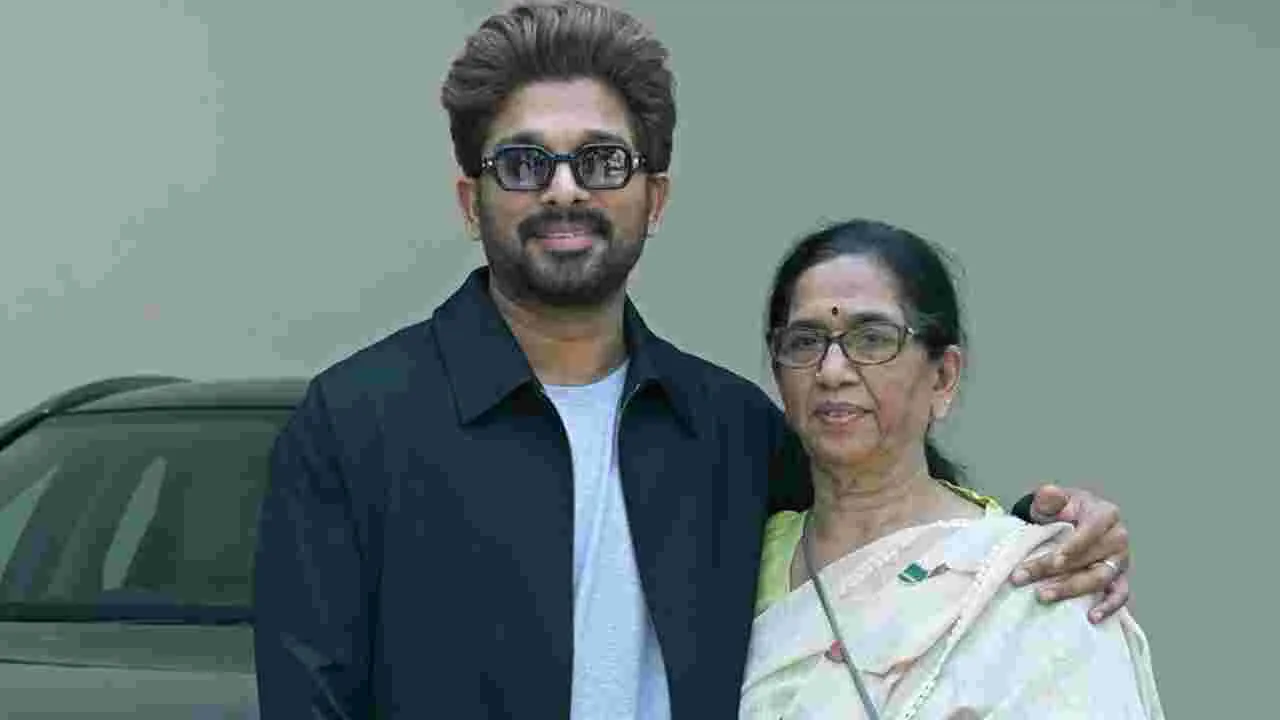 అంతర్జాతీయ మహిళా దినోత్సవం.. తల్లికి బన్నీ గిఫ్ట్ 