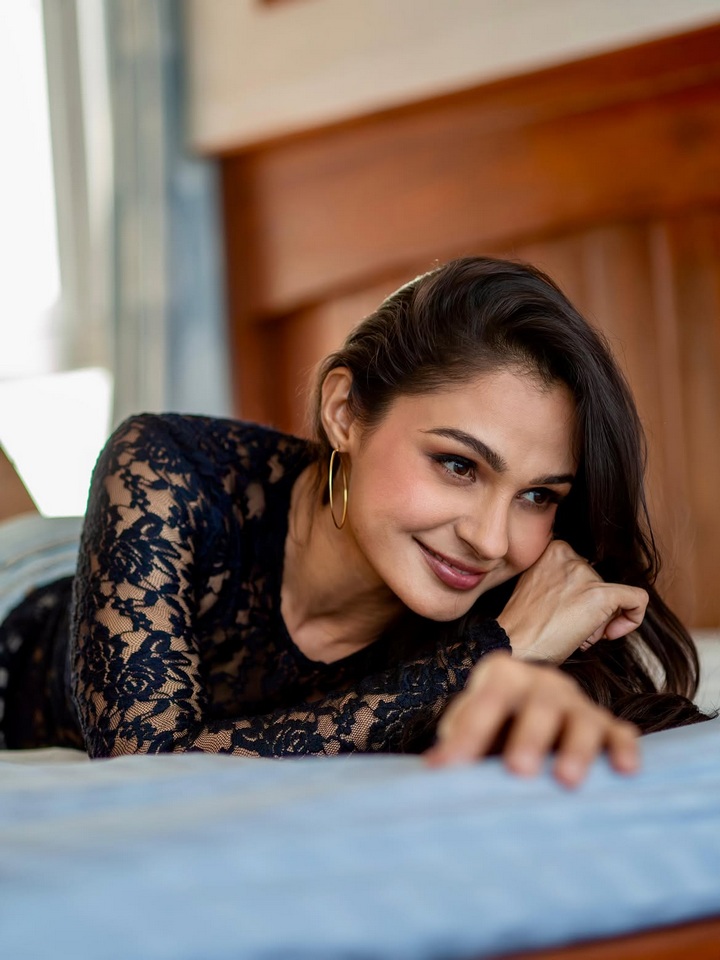ఎలా ఇలా ఆండ్రియా.. హాట్ ట్రీట్‌కి ఫ్యాన్స్ ఫిదా 