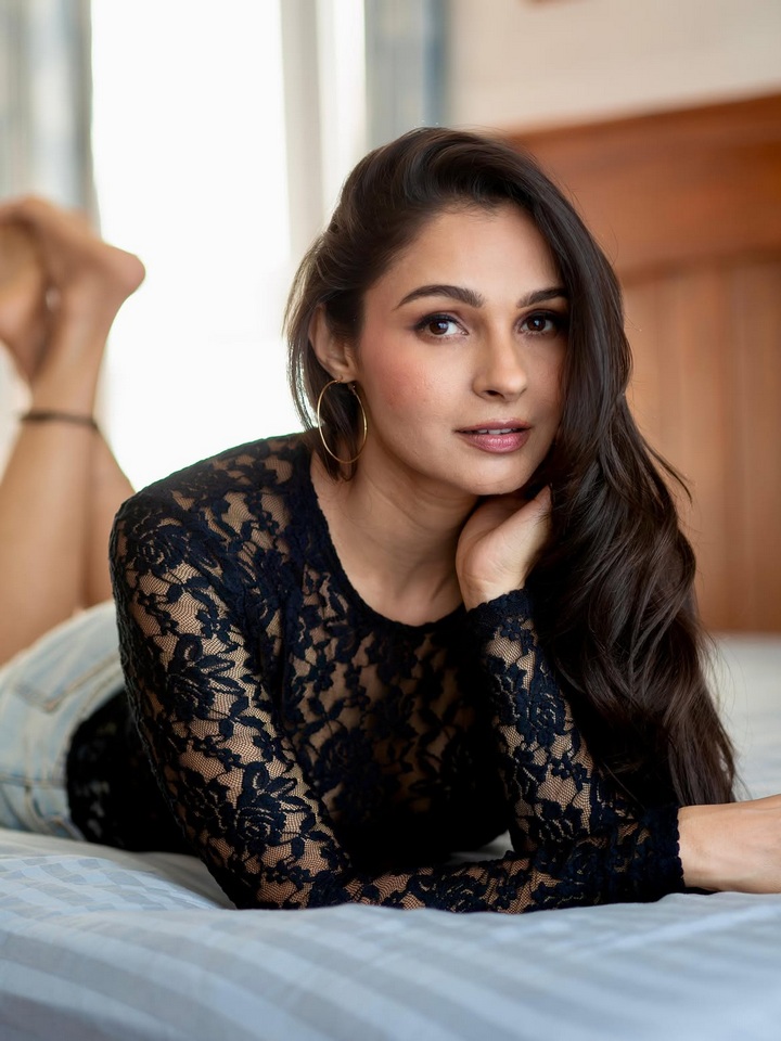 ఎలా ఇలా ఆండ్రియా.. హాట్ ట్రీట్‌కి ఫ్యాన్స్ ఫిదా 