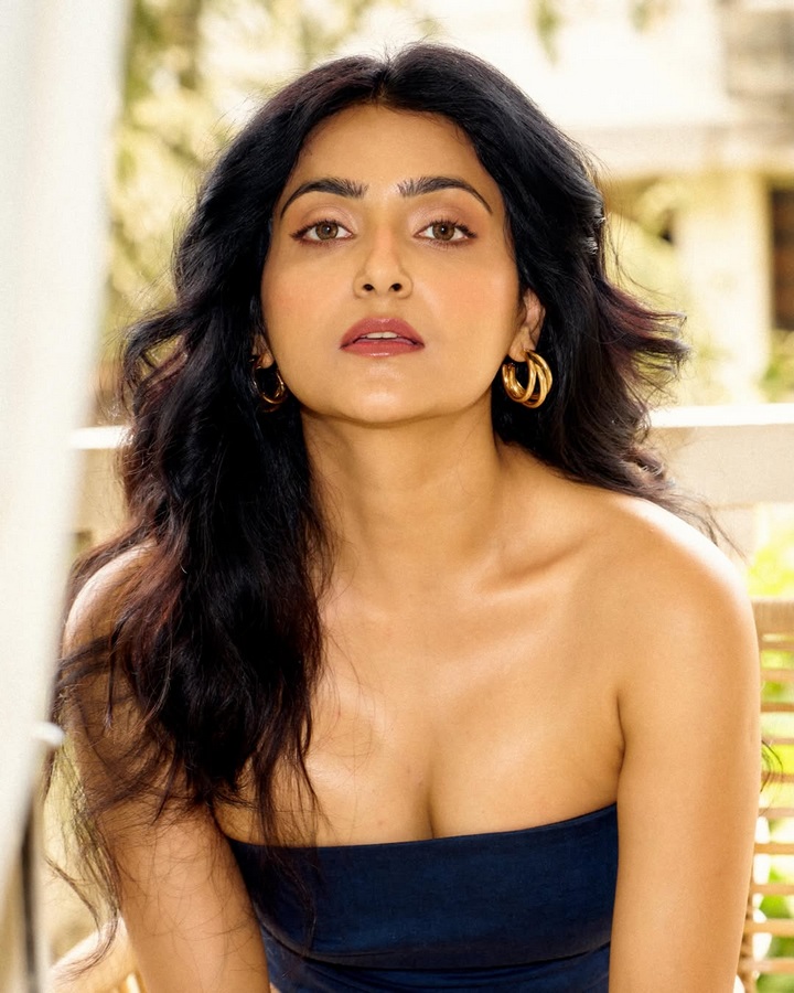 హాట్ హాట్ పోజులలో అవంతిక మిశ్రా.. ఫొటోలు వైరల్