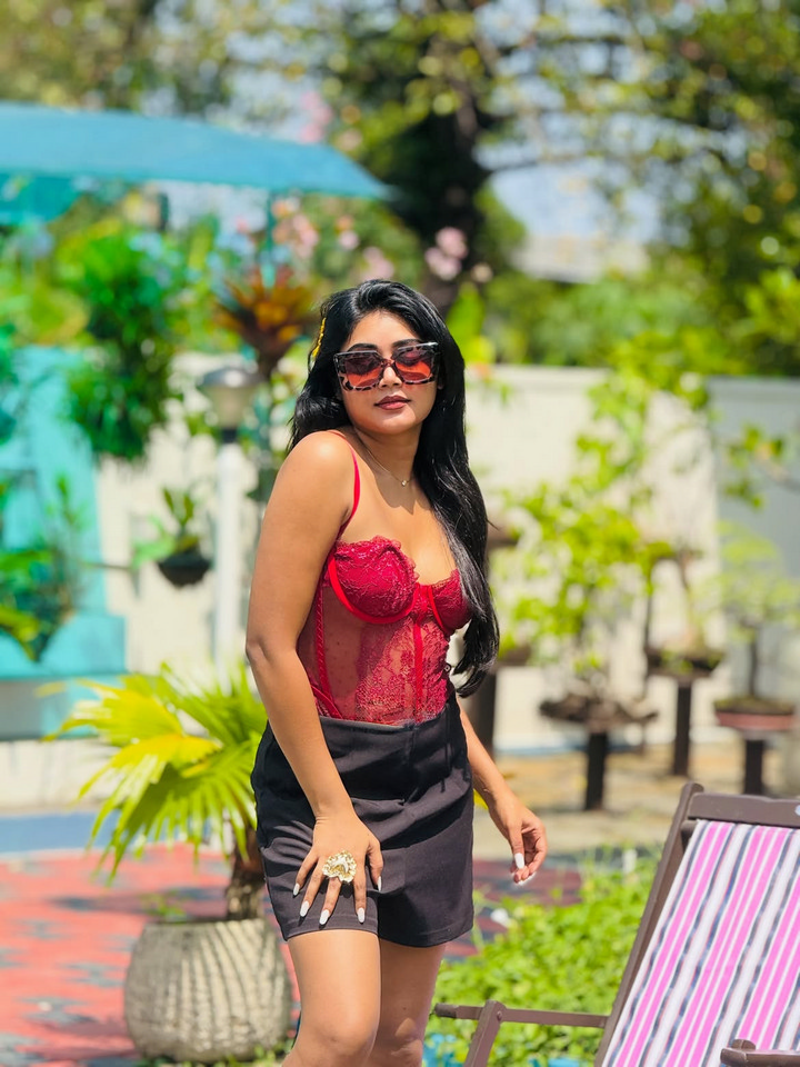 యూట్యూబర్ భ్రమరాంబిక మొదలెట్టిందిగా.. ఇంత హాట్‌గానా