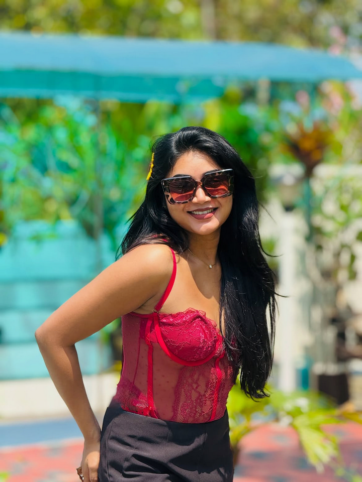 యూట్యూబర్ భ్రమరాంబిక మొదలెట్టిందిగా.. ఇంత హాట్‌గానా