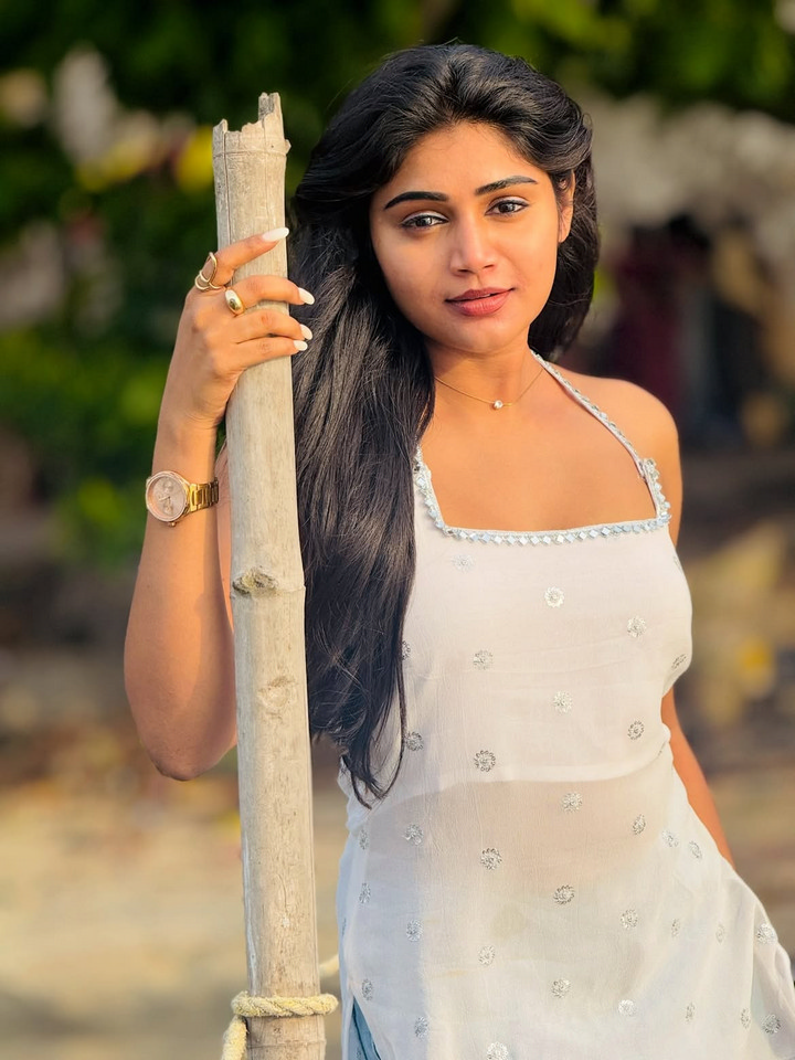 యూట్యూబర్ భ్రమరాంబిక మొదలెట్టిందిగా.. ఇంత హాట్‌గానా