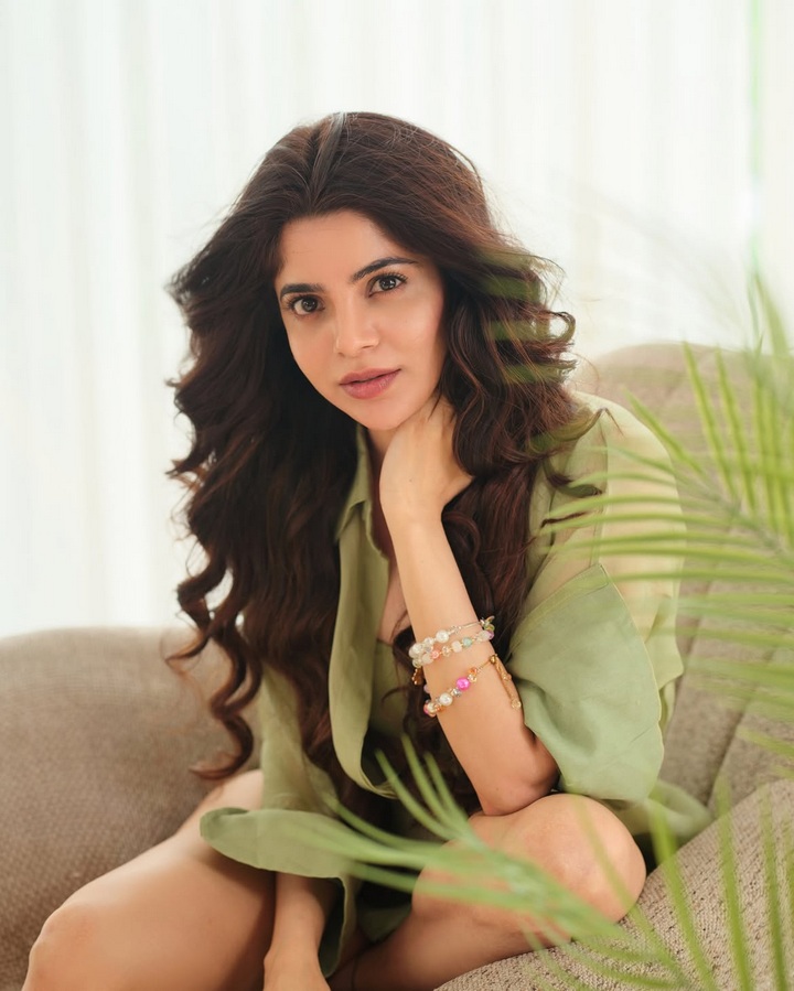 దివ్యభారతి గ్లామర్ ట్రీట్‌కు కుర్రకారు ఫిదా.. ఫొటోలు వైరల్