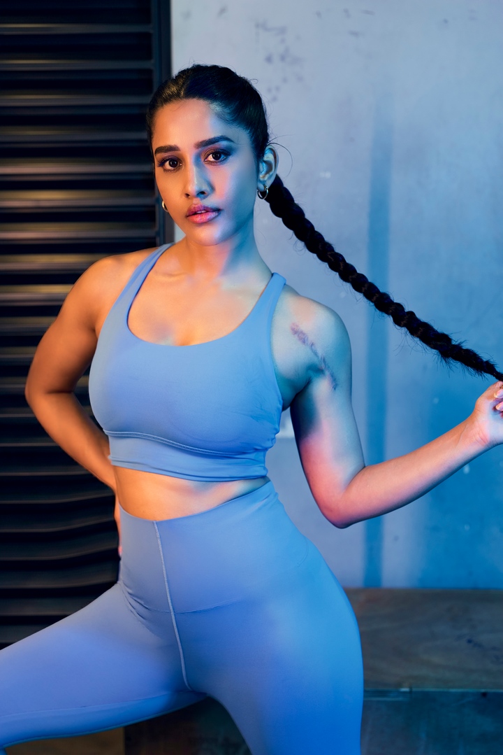 Nabha Natesh: జిమ్ డ్రెస్‌లో నభా నటేష్ హాట్ హాట్‌గా.. పిక్స్ వైరల్!