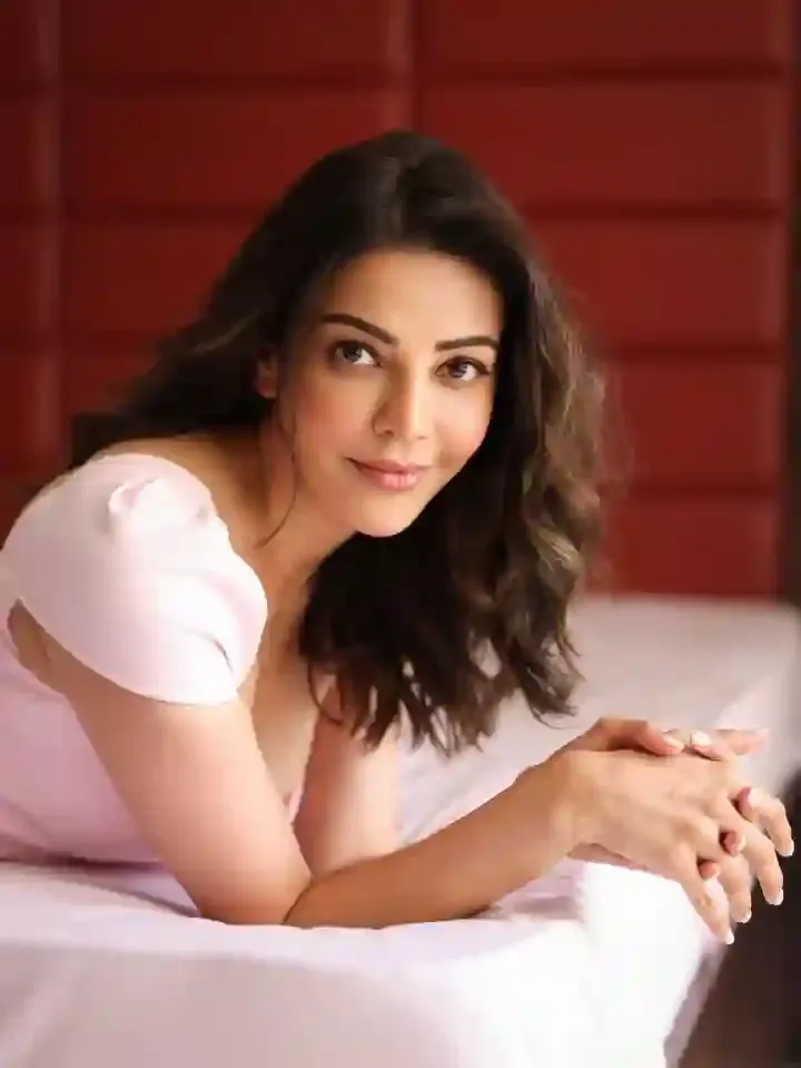 మళ్లీ కత్తిలా తయారైన కాజల్.. ఈ గ్లామర్ ఫొటోలు చూశారా!