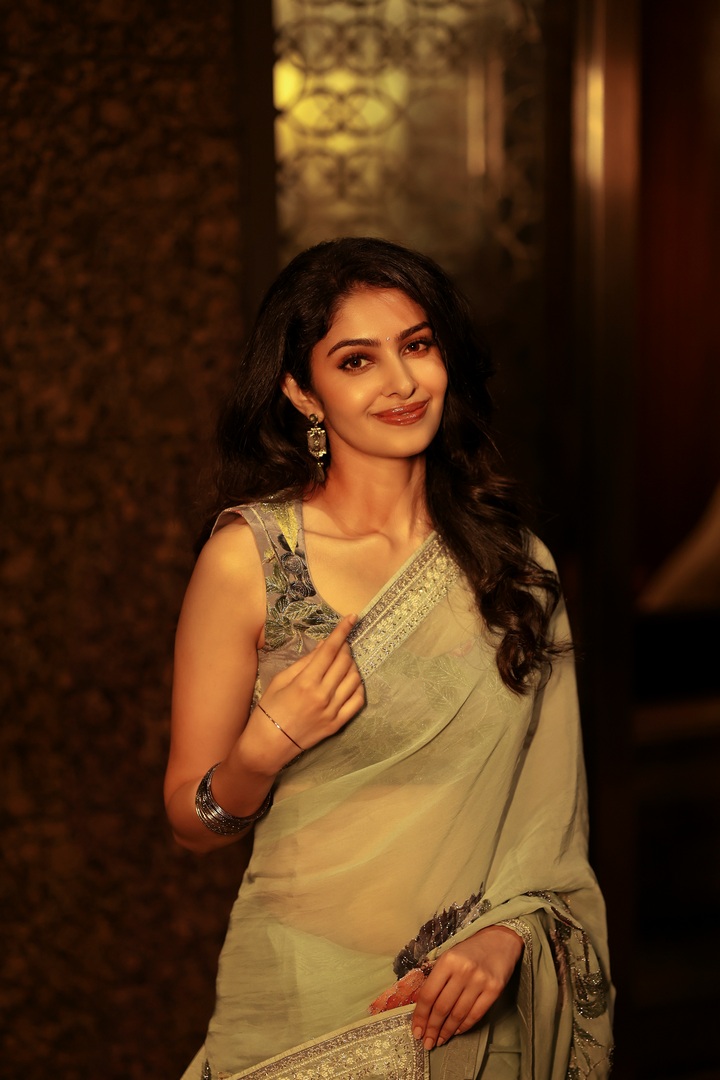 చీరకట్టులో మానస వారణాసి.. ఫొటోలు వైరల్