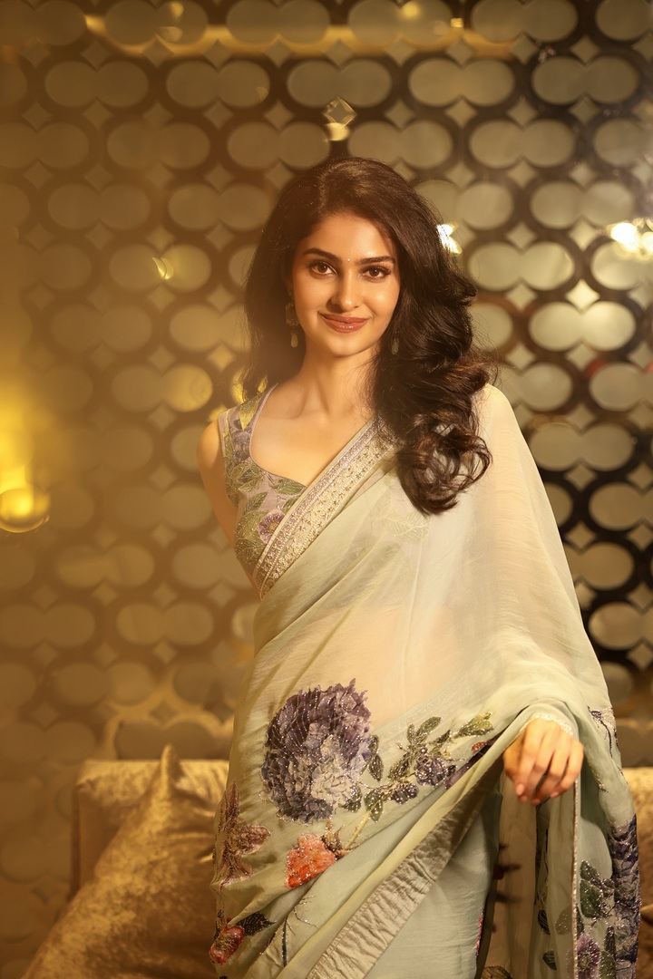 చీరకట్టులో మానస వారణాసి.. ఫొటోలు వైరల్