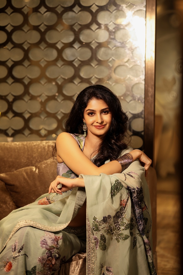 చీరకట్టులో మానస వారణాసి.. ఫొటోలు వైరల్