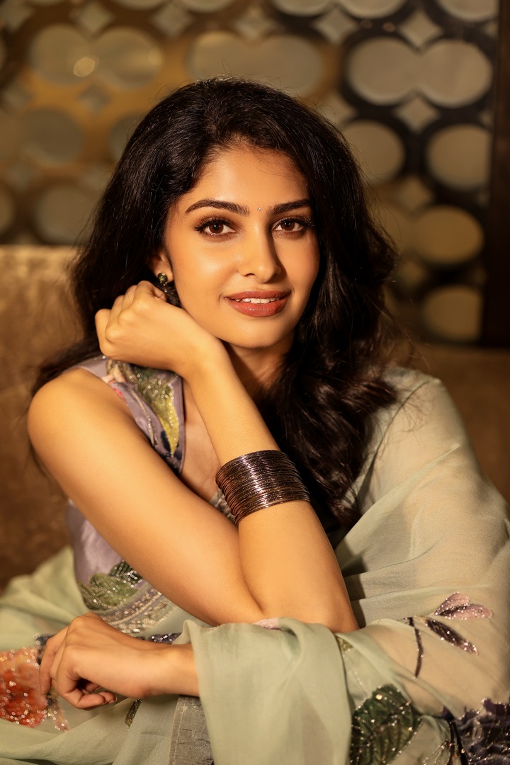చీరకట్టులో మానస వారణాసి.. ఫొటోలు వైరల్