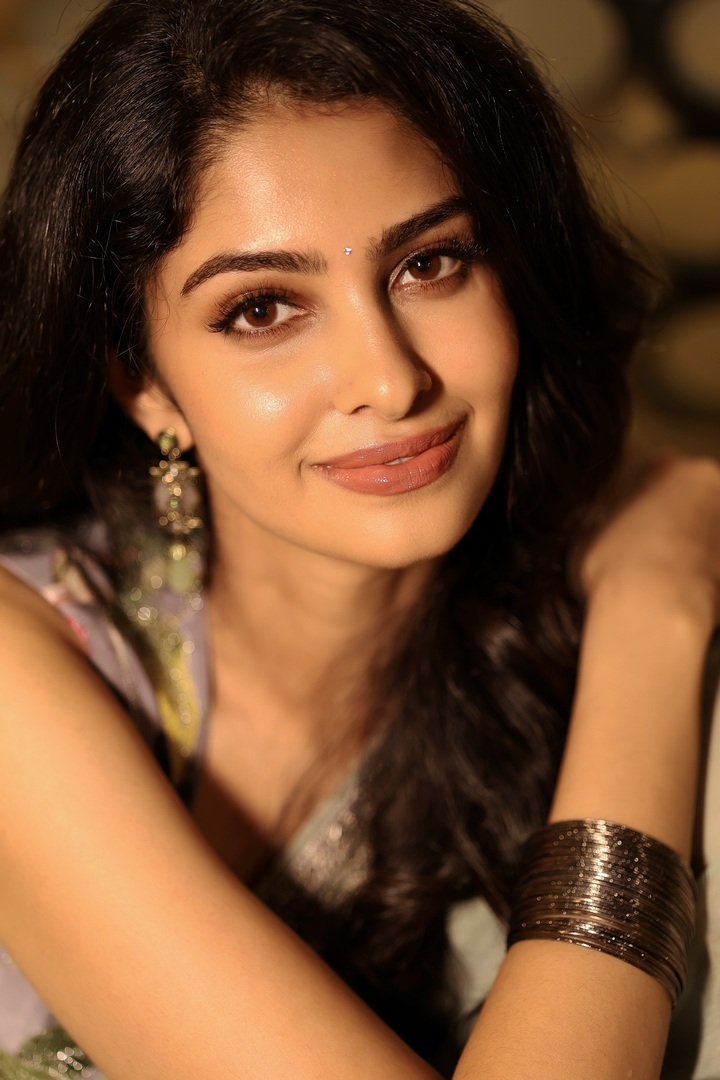 చీరకట్టులో మానస వారణాసి.. ఫొటోలు వైరల్