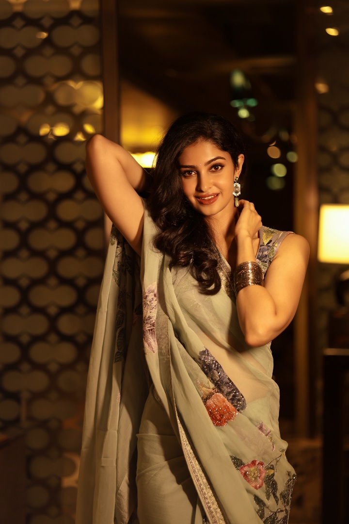 చీరకట్టులో మానస వారణాసి.. ఫొటోలు వైరల్