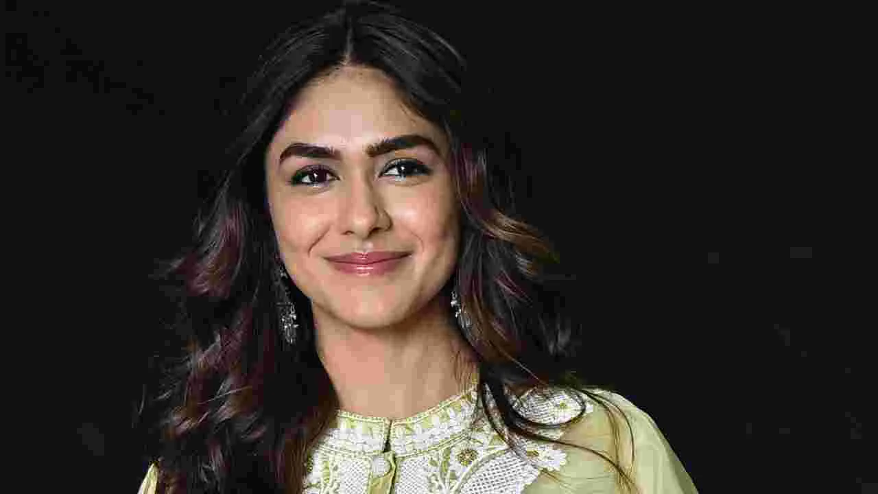 మృణాల్‌ ఠాకూర్‌: సరస్వతిగా ఆ రెండు చేసే అవకాశం దక్కింది