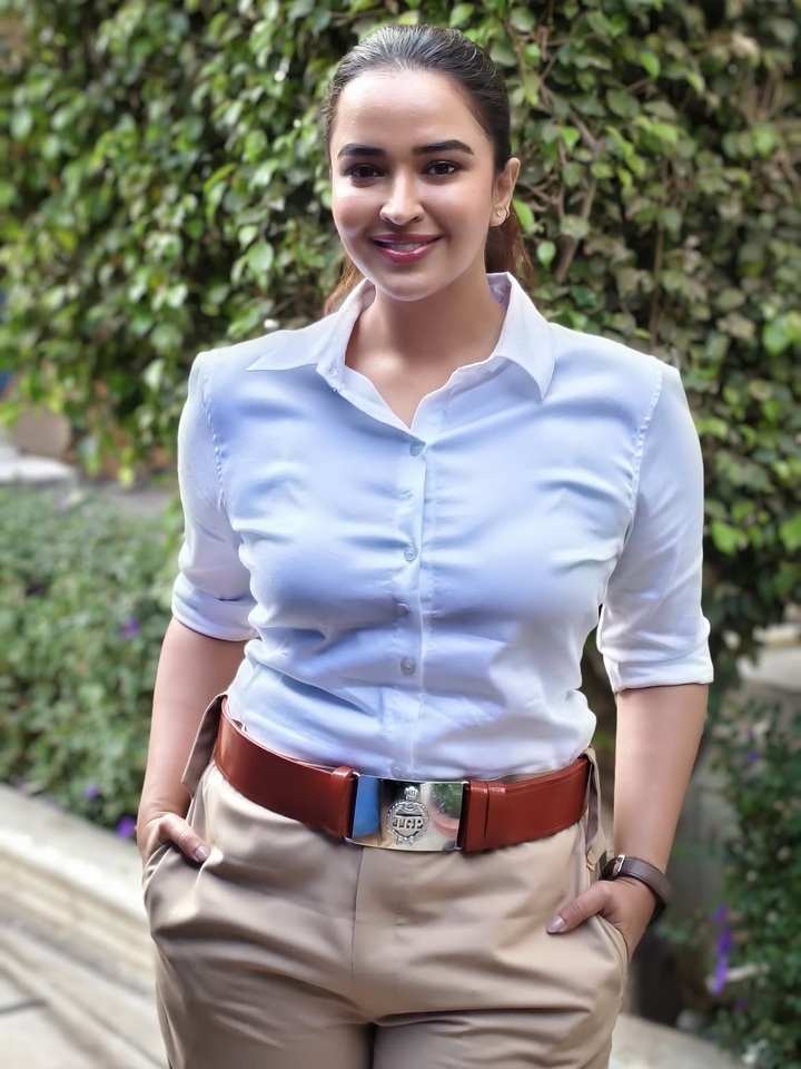 పోలీస్ డ్రస్‌లో పూజిత పొన్నాడ.. ఫొటోలు చూడాల్సిందే