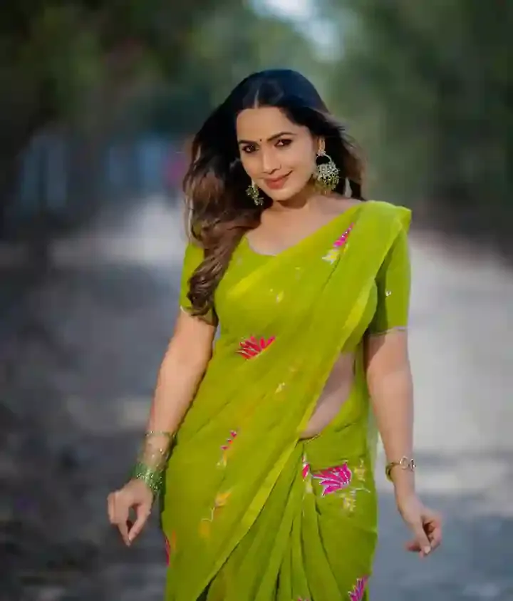చీరకట్టులో ‘బిగ్‌బాస్’ బ్యూటీ శోభా శెట్టి.. సోషల్ మీడియా షేక్! 