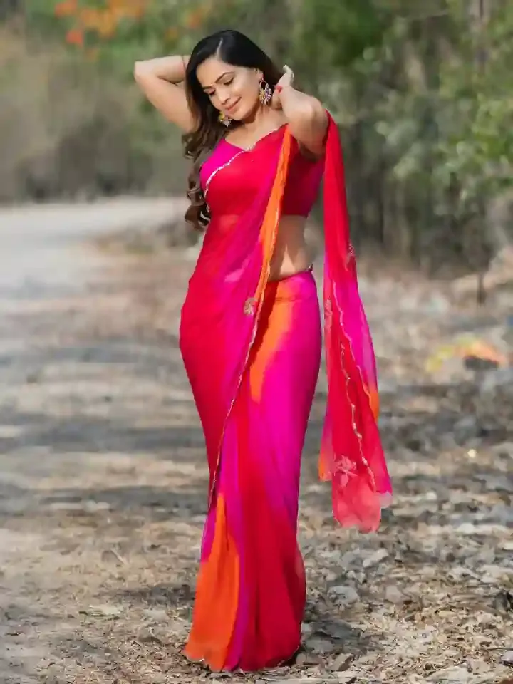 చీరకట్టులో ‘బిగ్‌బాస్’ బ్యూటీ శోభా శెట్టి.. సోషల్ మీడియా షేక్! 