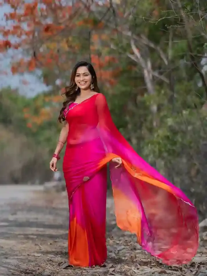 చీరకట్టులో ‘బిగ్‌బాస్’ బ్యూటీ శోభా శెట్టి.. సోషల్ మీడియా షేక్! 